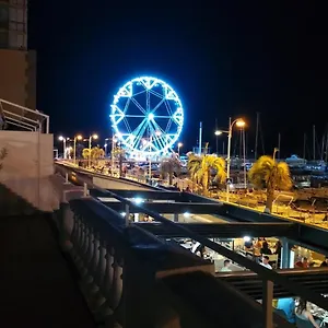 Le Cabanon Revisite Tres Beau T2 Labellise 3 Etoiles De 40m2 Face Au Port De Le Rouet , Carry-le-Rouet France